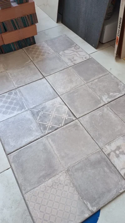 Cerámica - CALCAREO DECO GRIS 45X45 - Imagen 2