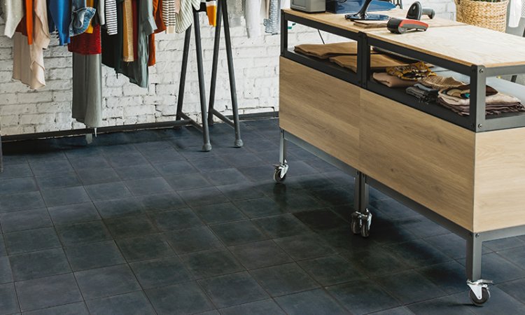 liso-negro-750-amb-750x450-1.jpg CALCAREO NEGRO CONJ X 8 20 X 20 - Imagen 1